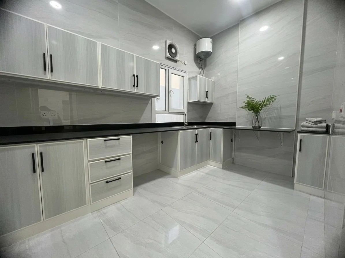 Spacious 2-Bedroom Apartment in Al Aziziyah