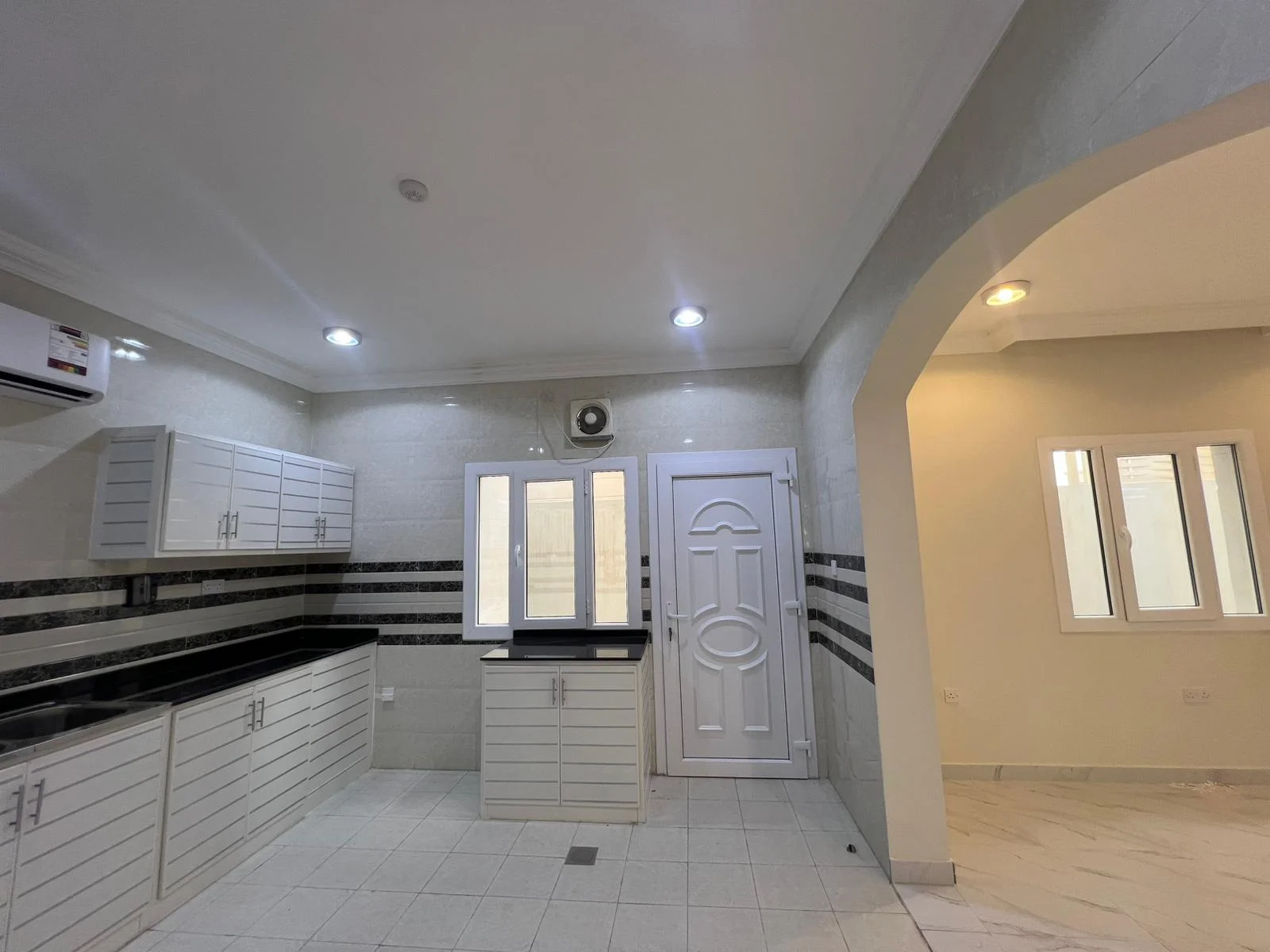 Spacious 5-Bedroom UF Villa for Rent in Muraikh