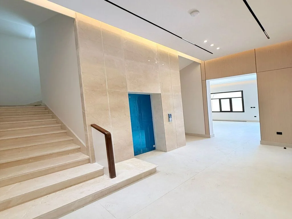 MODERN NEW CORNER 7BR VILLA+LIFT| PRIME LOCATION
