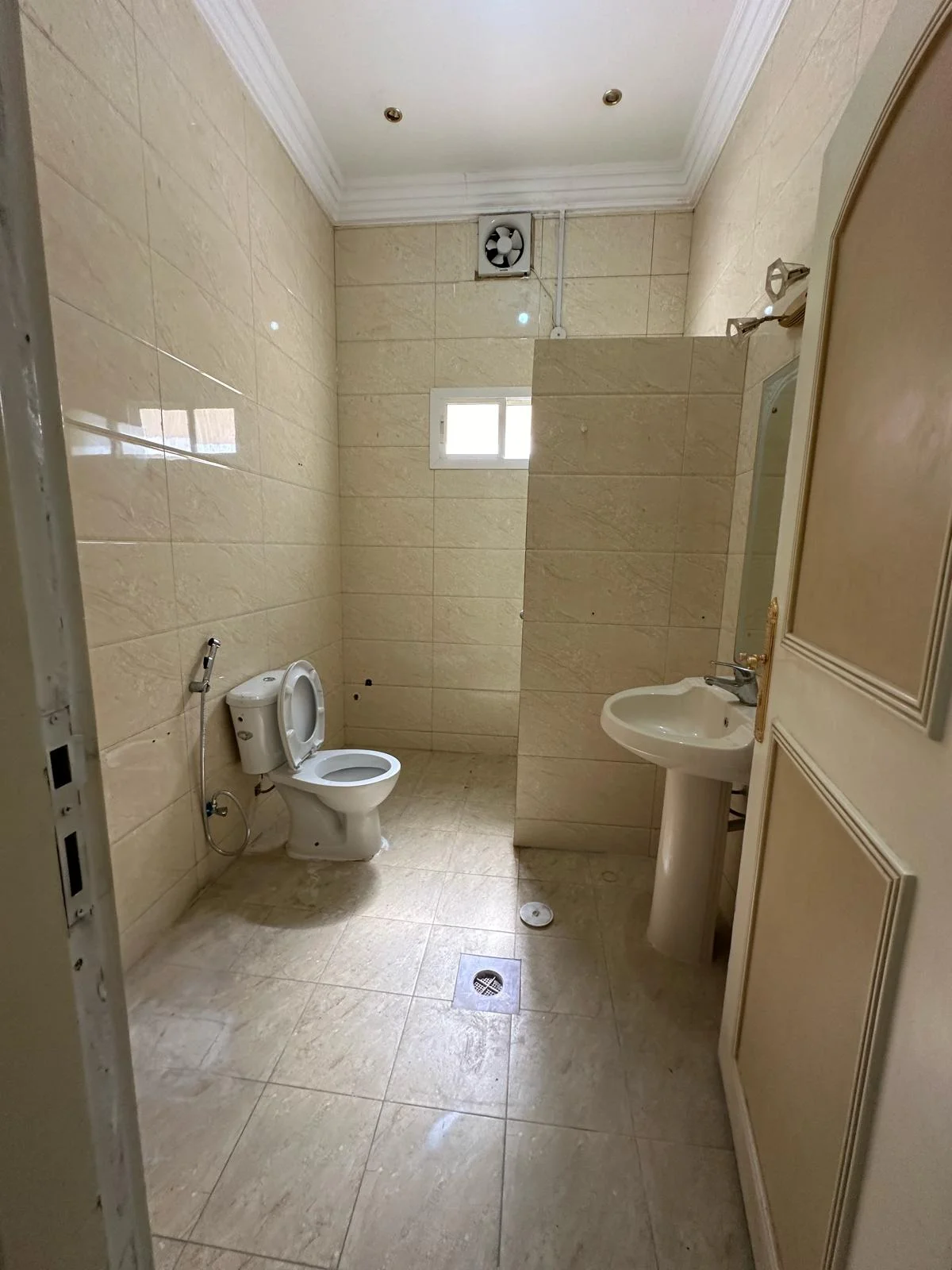 Spacious Unfurnished Apartment in Al Aziziyah | 65 sqm
