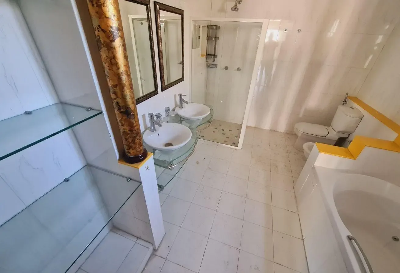 5 Bed | 5 Bath | QAR 18K | Lagoon | Garden | AC