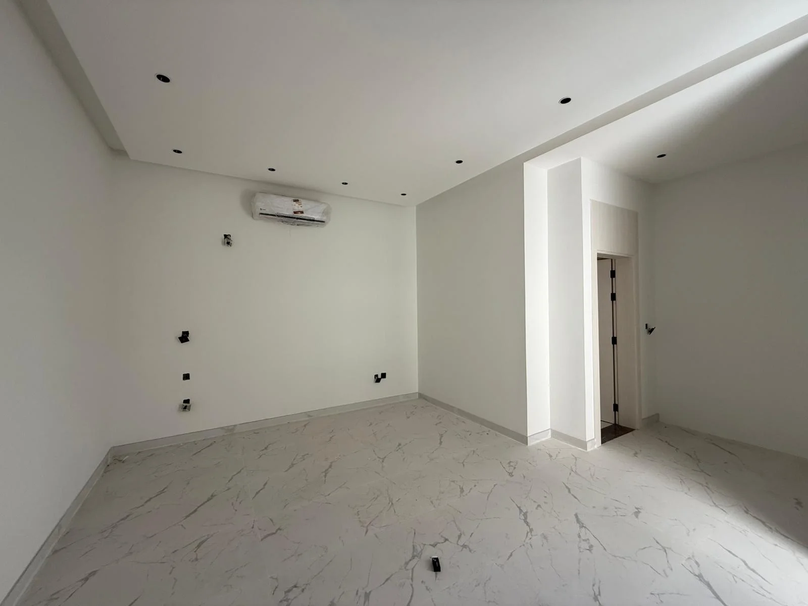 PREMIUM MODERN 7BR VILLA+LIFT | PRIME LOCATION
