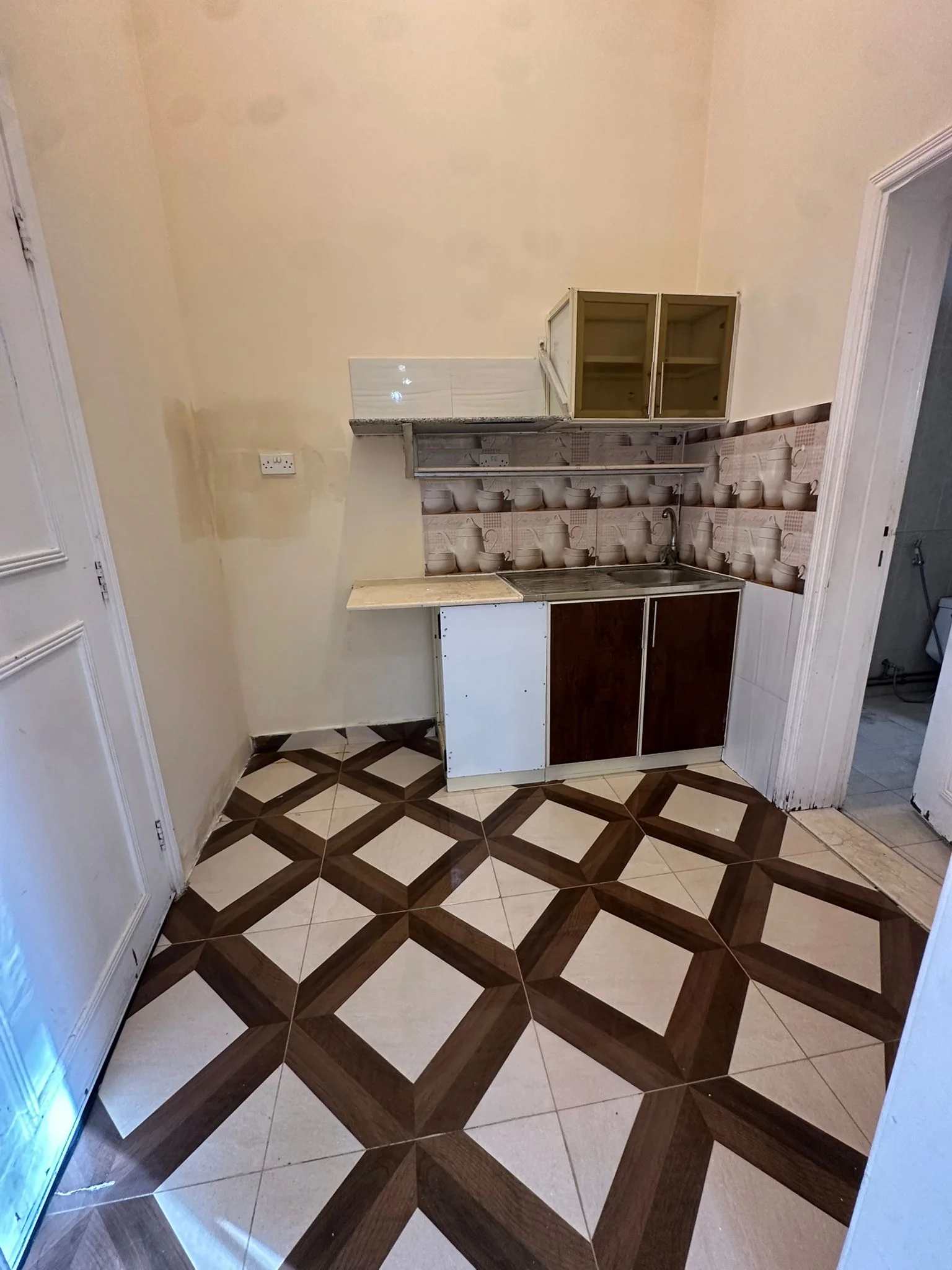 Spacious 1-Bedroom Apartment with Split A/C in Aziziyah | 80 sqm