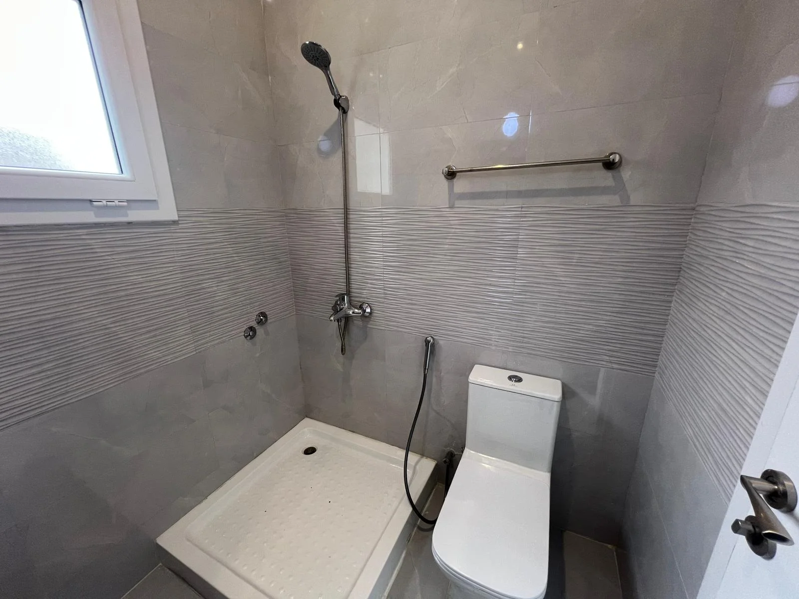 Spacious 5-Bedroom UF Villa for Rent in Muraikh