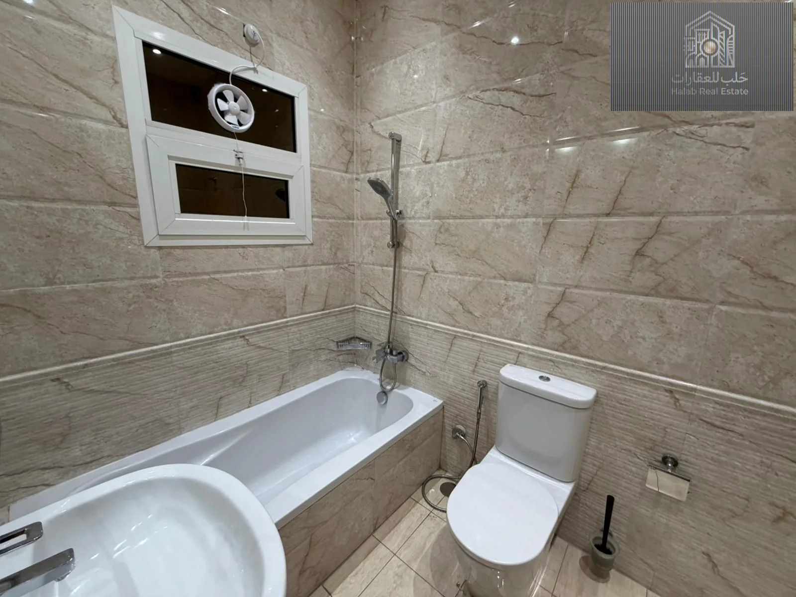 Spacious 6-Bedroom Villa for Rent in Umm Salal Ali | Large Yard