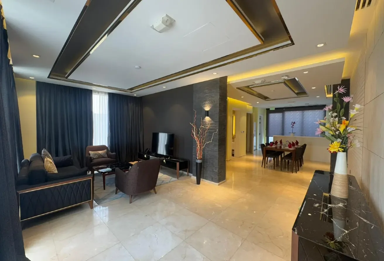 LUXURIOUS COMPOUND VILLA| 05 MASTER BEDROOMS| 450