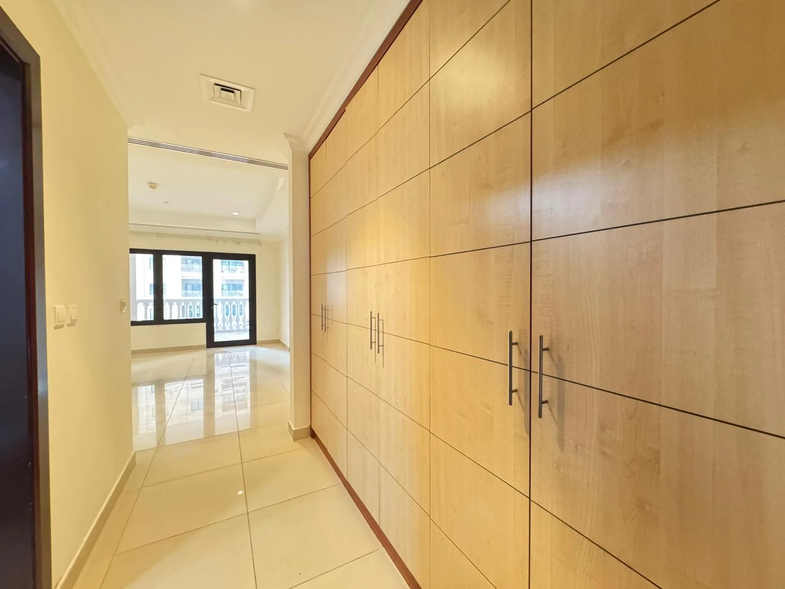 SPACIOUS SF 1BHK APARTMENT WITH BLACONY