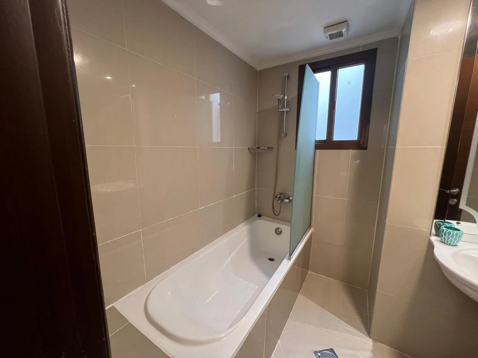 Spacious Fully Furnished 3BHK Duplex in Ain Khaled