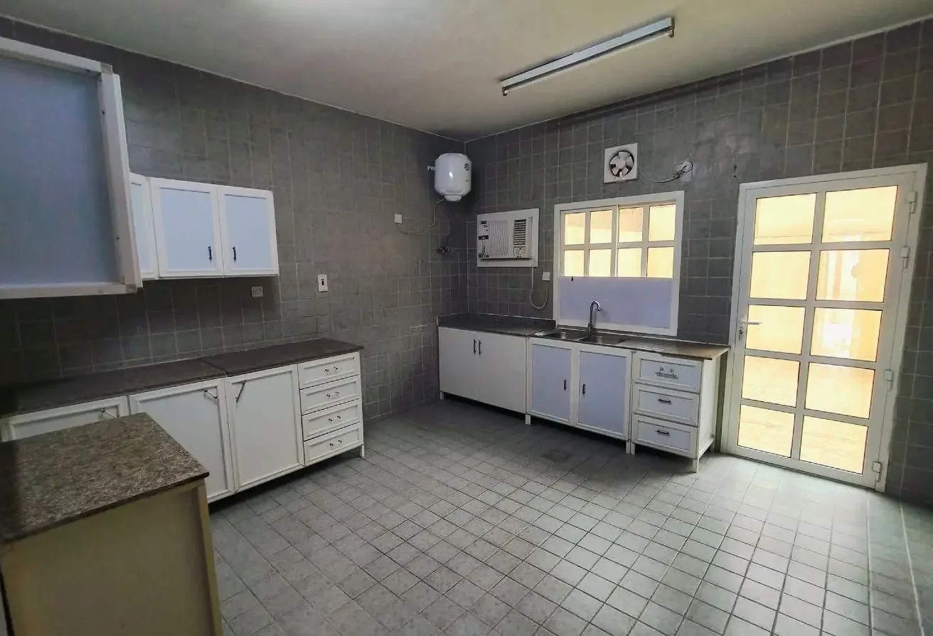 Neat Standalone Villa | 05 Bedrooms + Majlis