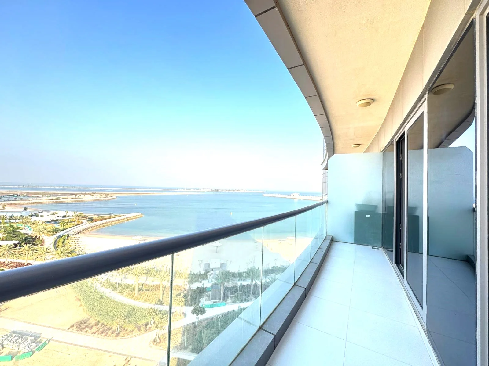 BEACHFRONT 2BR APT WITH BALCONY + FACILITIES| LUSAIL WATERFRONT