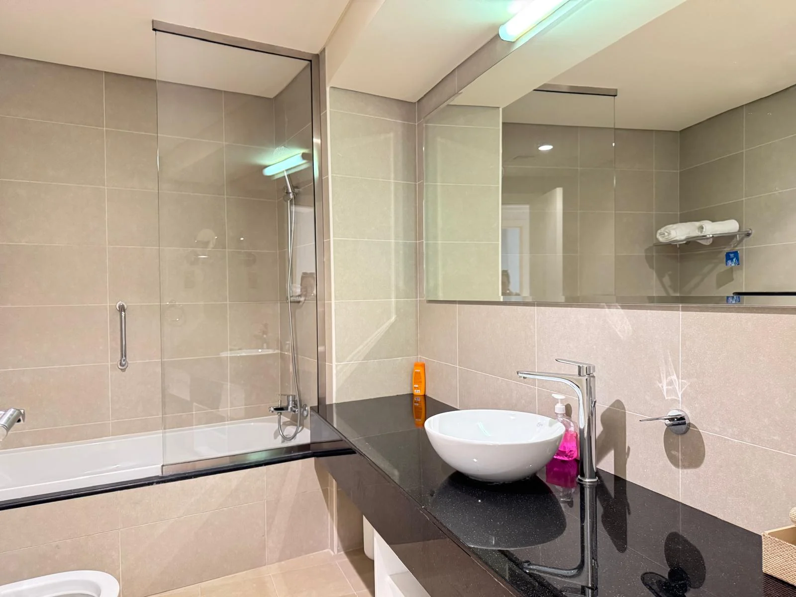 BEACHFRONT 2BR APT WITH BALCONY + FACILITIES| LUSAIL WATERFRONT