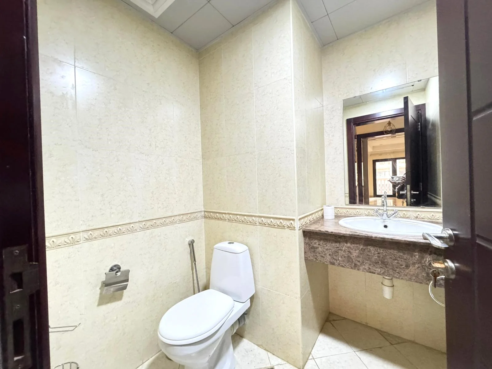 SPACIOUS SF 1BHK APARTMENT WITH BLACONY