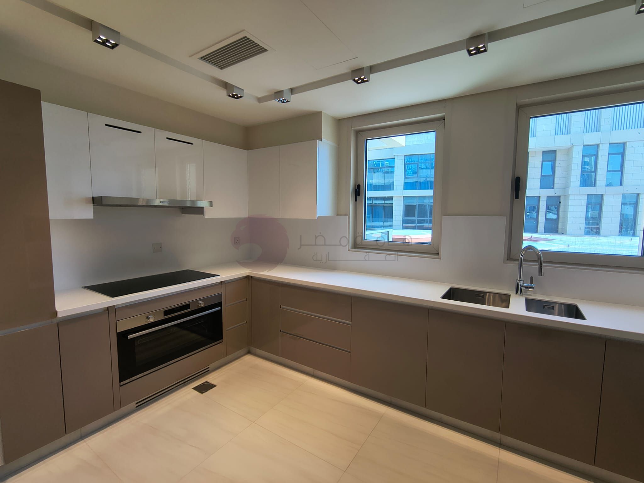 READY | FREEHOLD 3BR IN GEWAN
