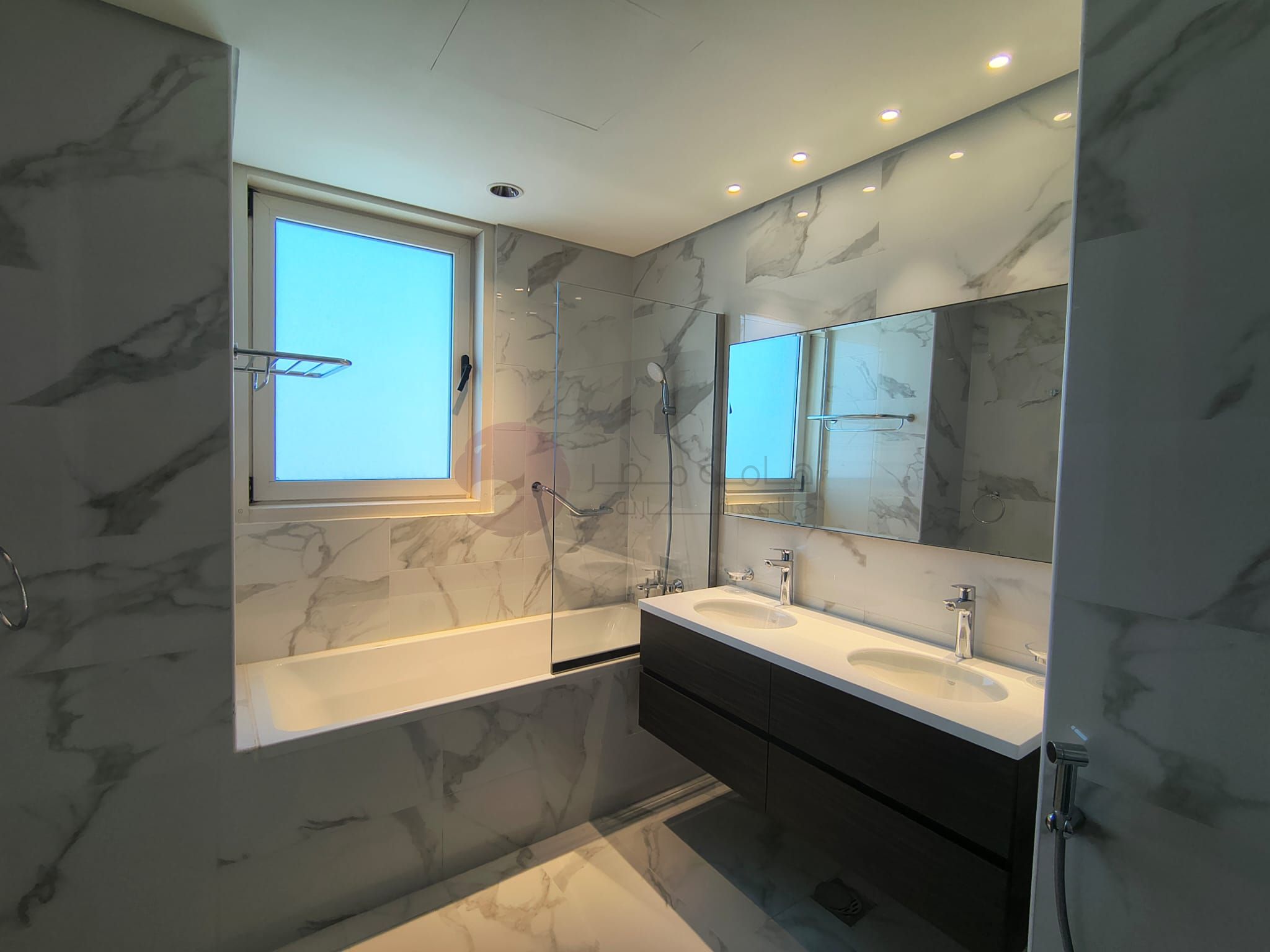 READY | FREEHOLD 3BR IN GEWAN
