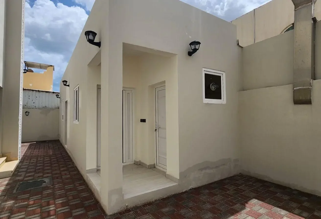 Brand New Modern Villa| 09 Master Beds +Outhouse