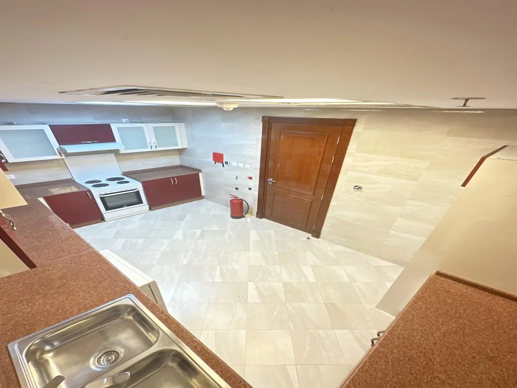 Spacious Furnished 3BHK Apartment + Pool & Gym in Bin Mahmoud