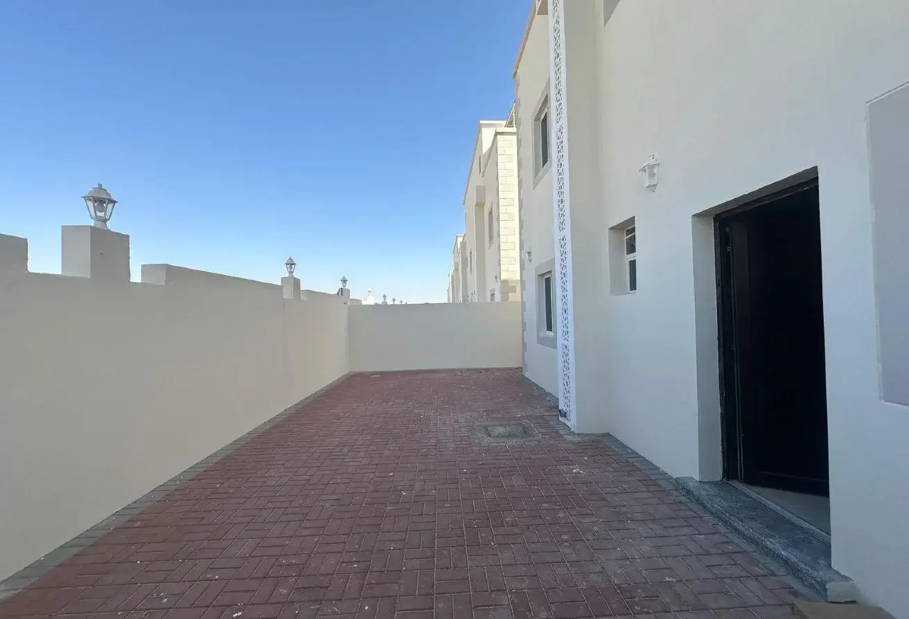 Compound Villa| 06 Bedrooms| 06 Baths| Amenities