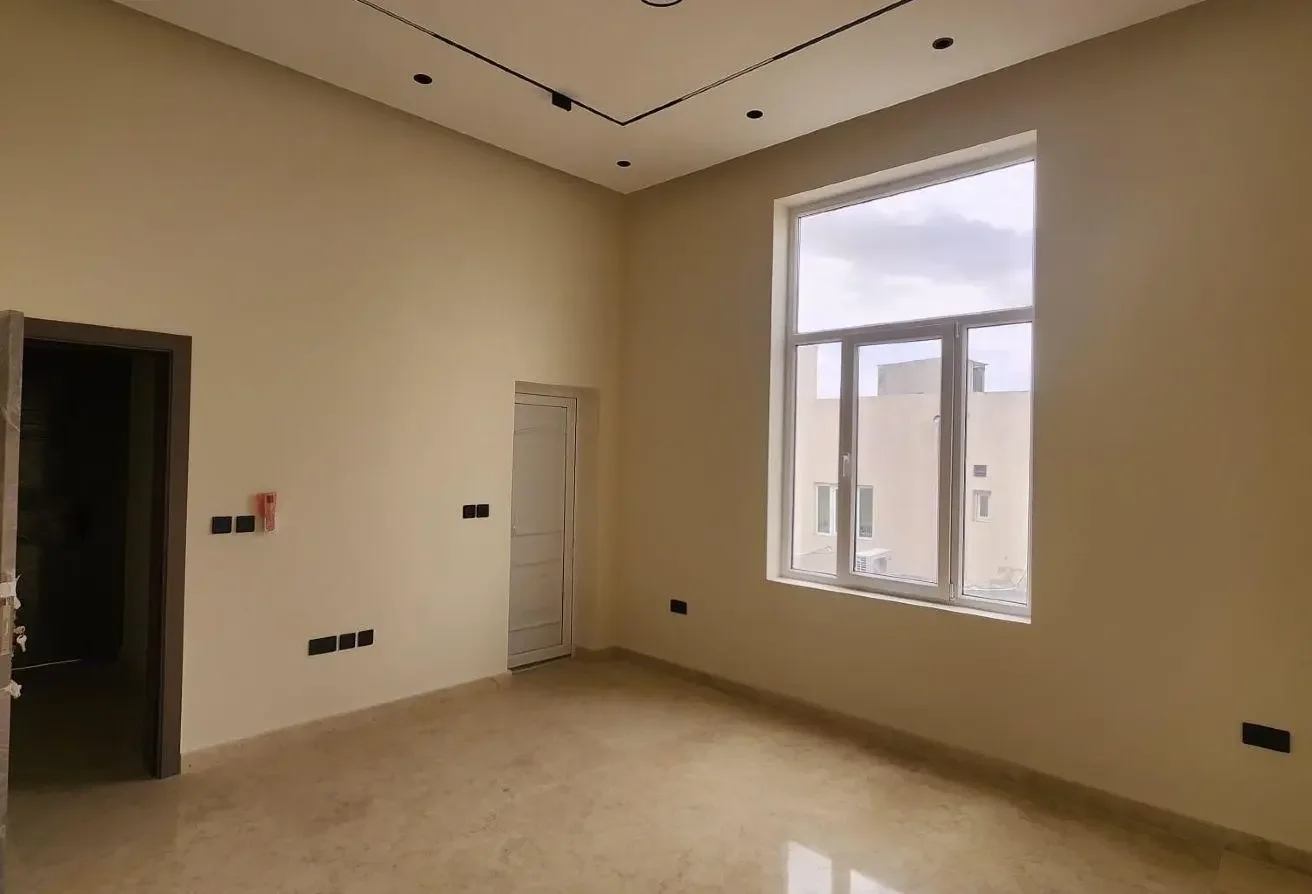 Brand New Modern Villa| 09 Master Beds +Outhouse