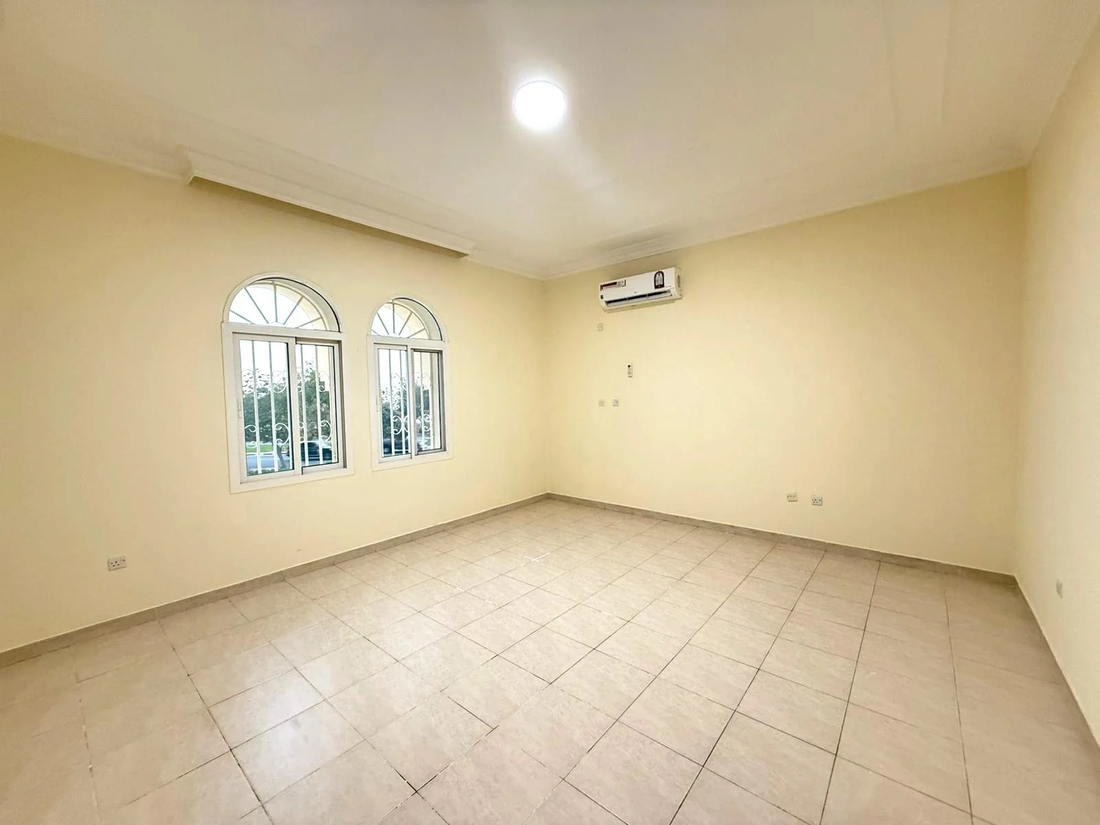 SPACIOUS 5BR CORNER VILLA | WEST BAY-ONAIZA