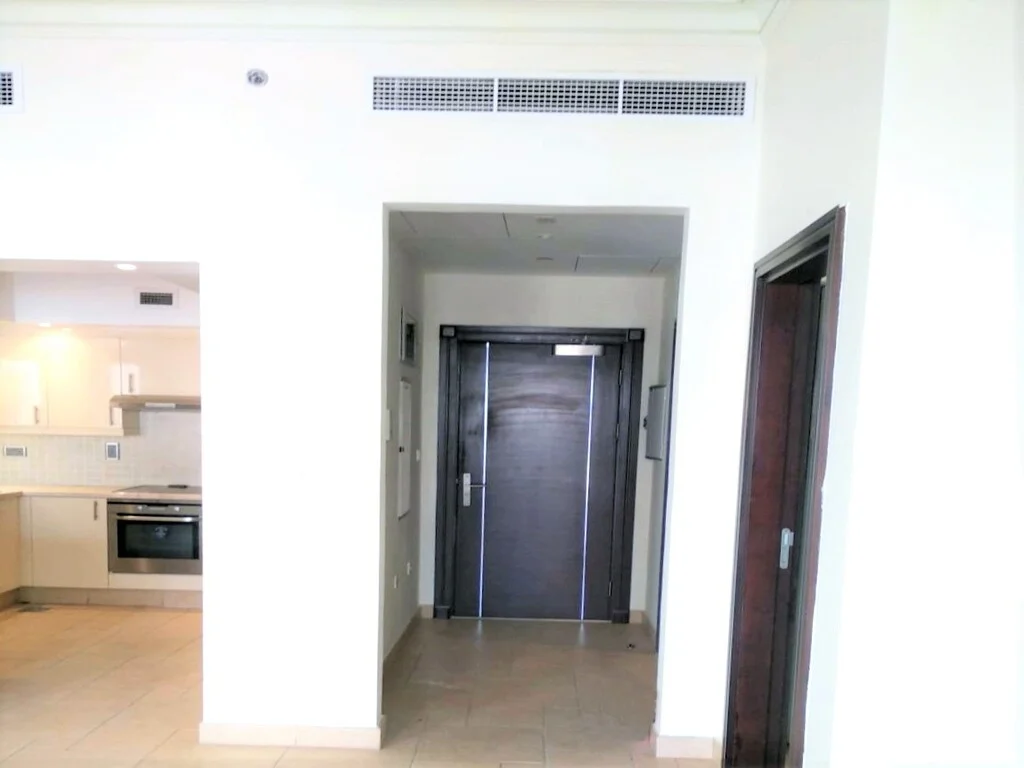 AMAZING SF 1BHK APT WITH BALCONY