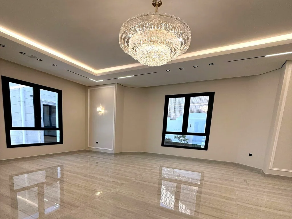 EXCLUSIVE HIGH-END SPACIOUS MODERN VILLA