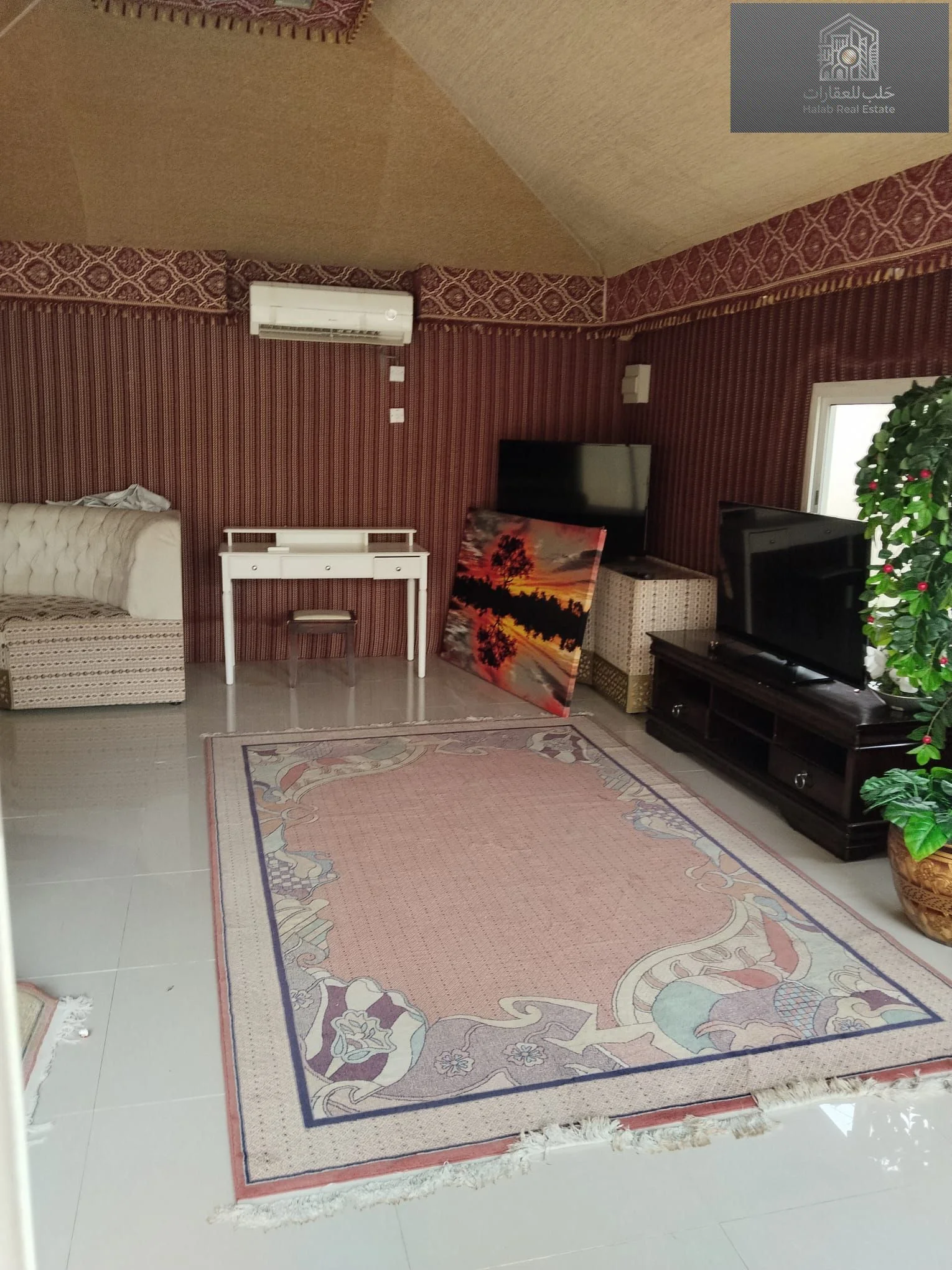 Spacious 4-Bedroom Villa for Rent in Umm Qarn | 400 sqm