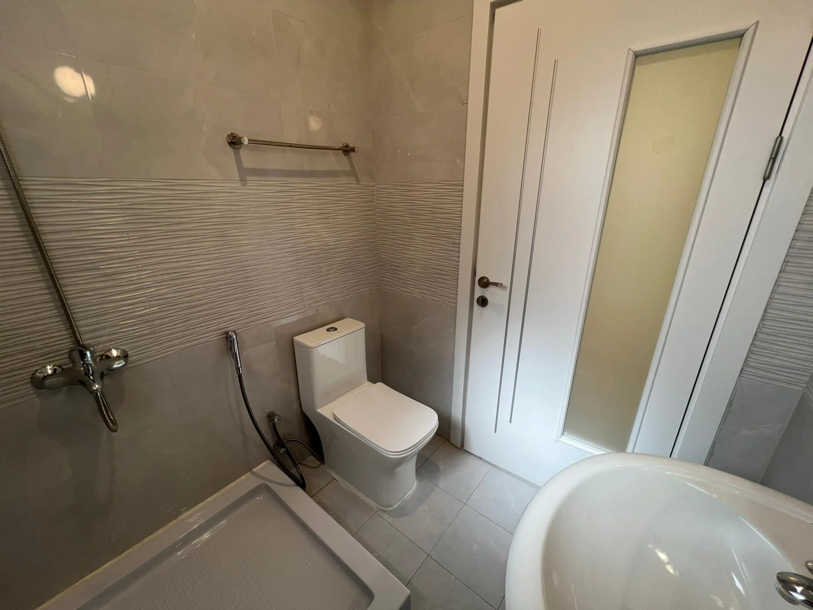 Spacious 5-Bedroom UF Villa for Rent in Muraikh