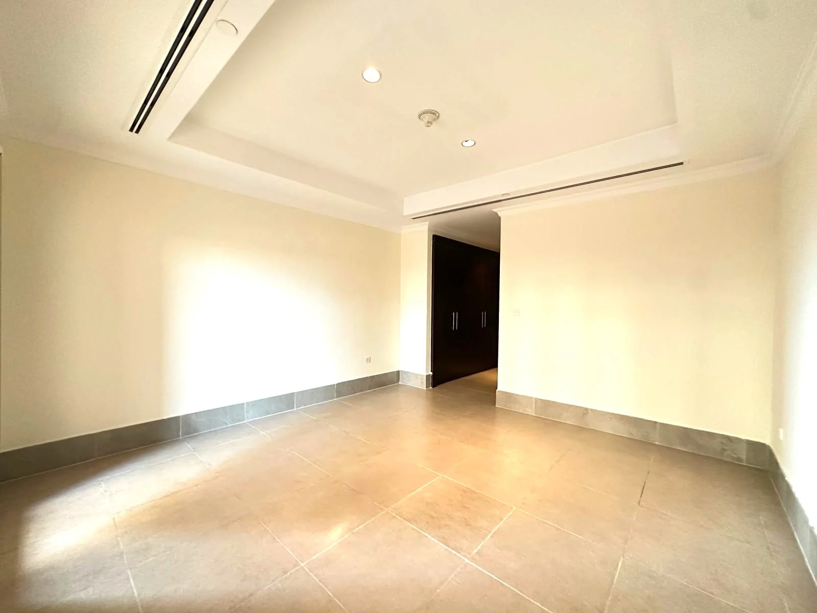 SPACIOUS SF 1BR + OFFICE | BIG BALCONY |