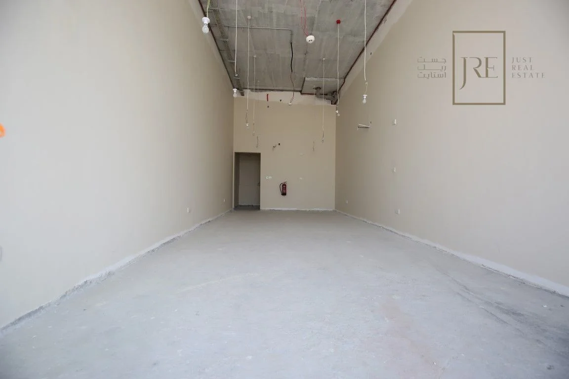 Spacious Office Space for Rent in Al Mamoura Plaza | Prime Location