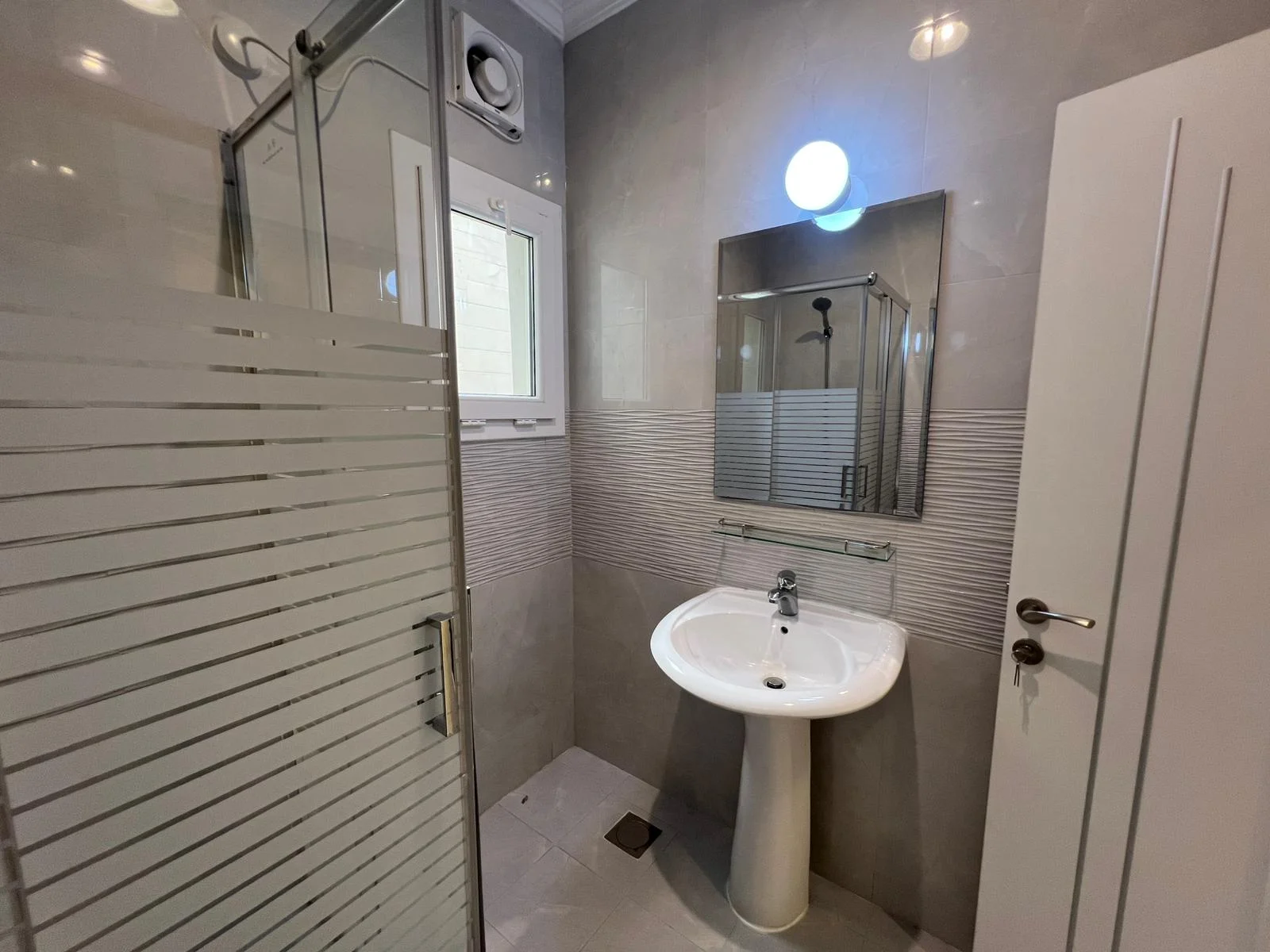 Spacious 5-Bedroom UF Villa for Rent in Muraikh