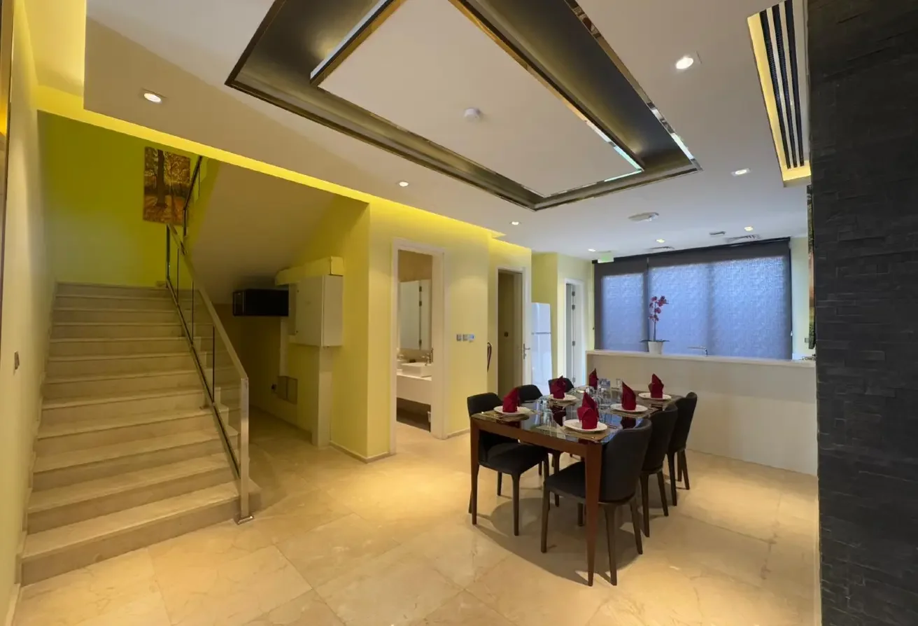 LUXURIOUS COMPOUND VILLA| 05 MASTER BEDROOMS| 450