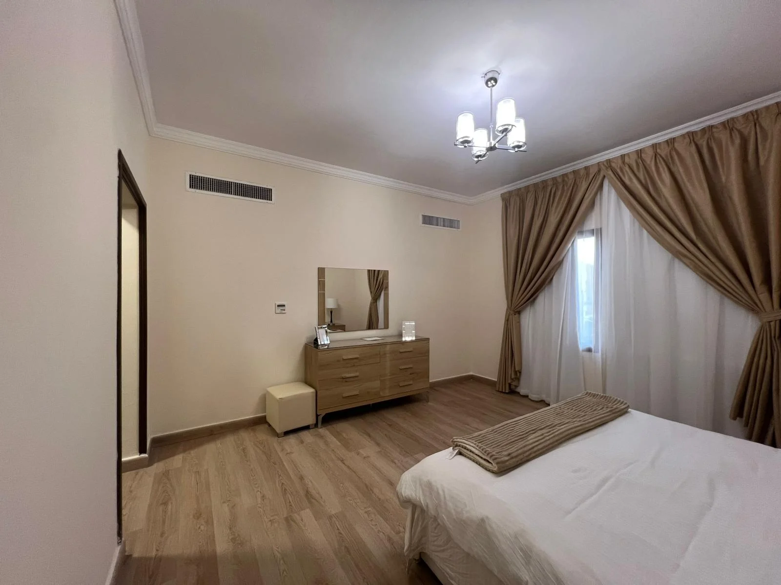 Luxury 4BHK Fully Furnished Villa in a Compound – Ain Khaled