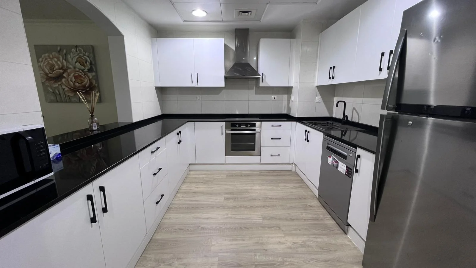 fully furnished 1BHK in Porto arbia for only 7750