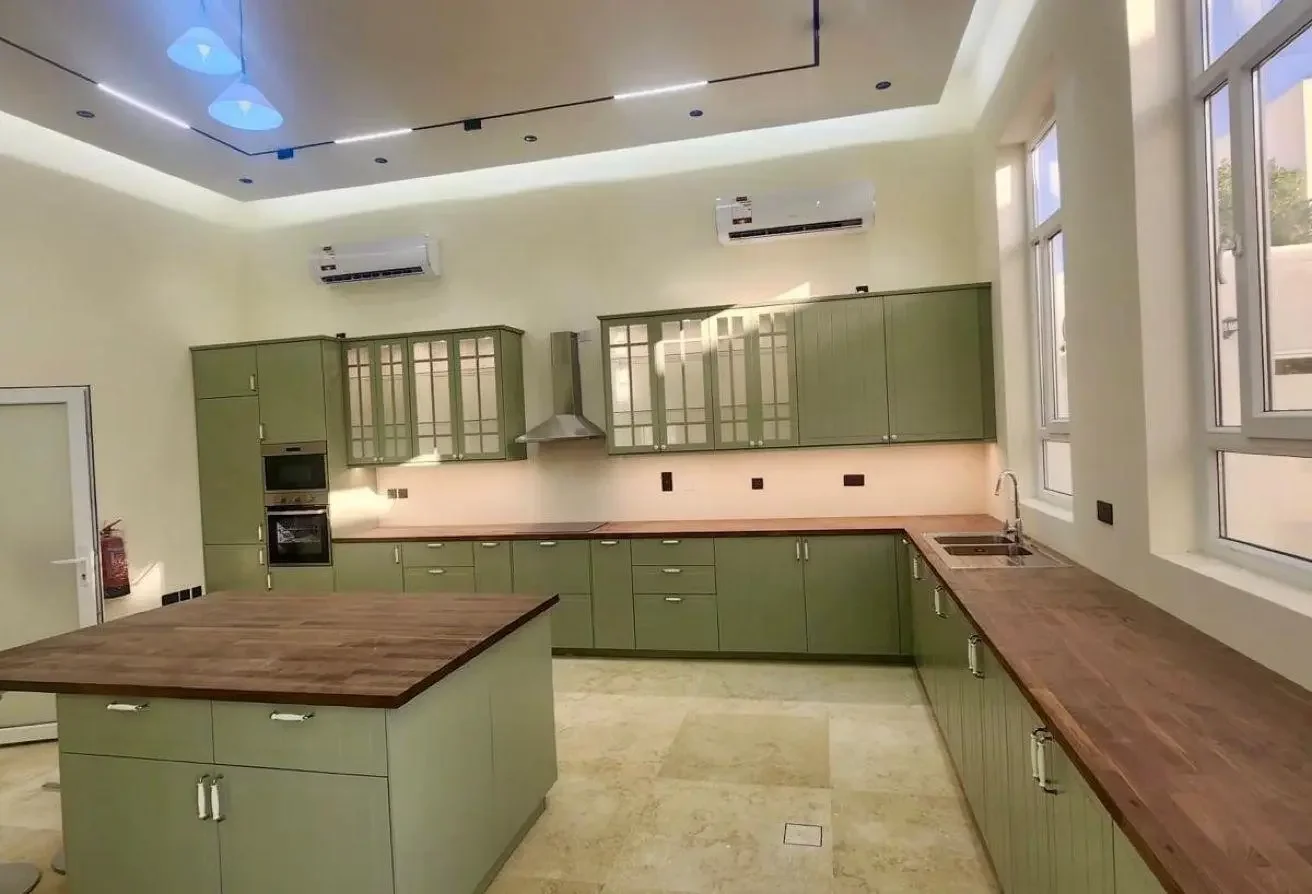 Brand New Modern Villa| 09 Master Beds +Outhouse