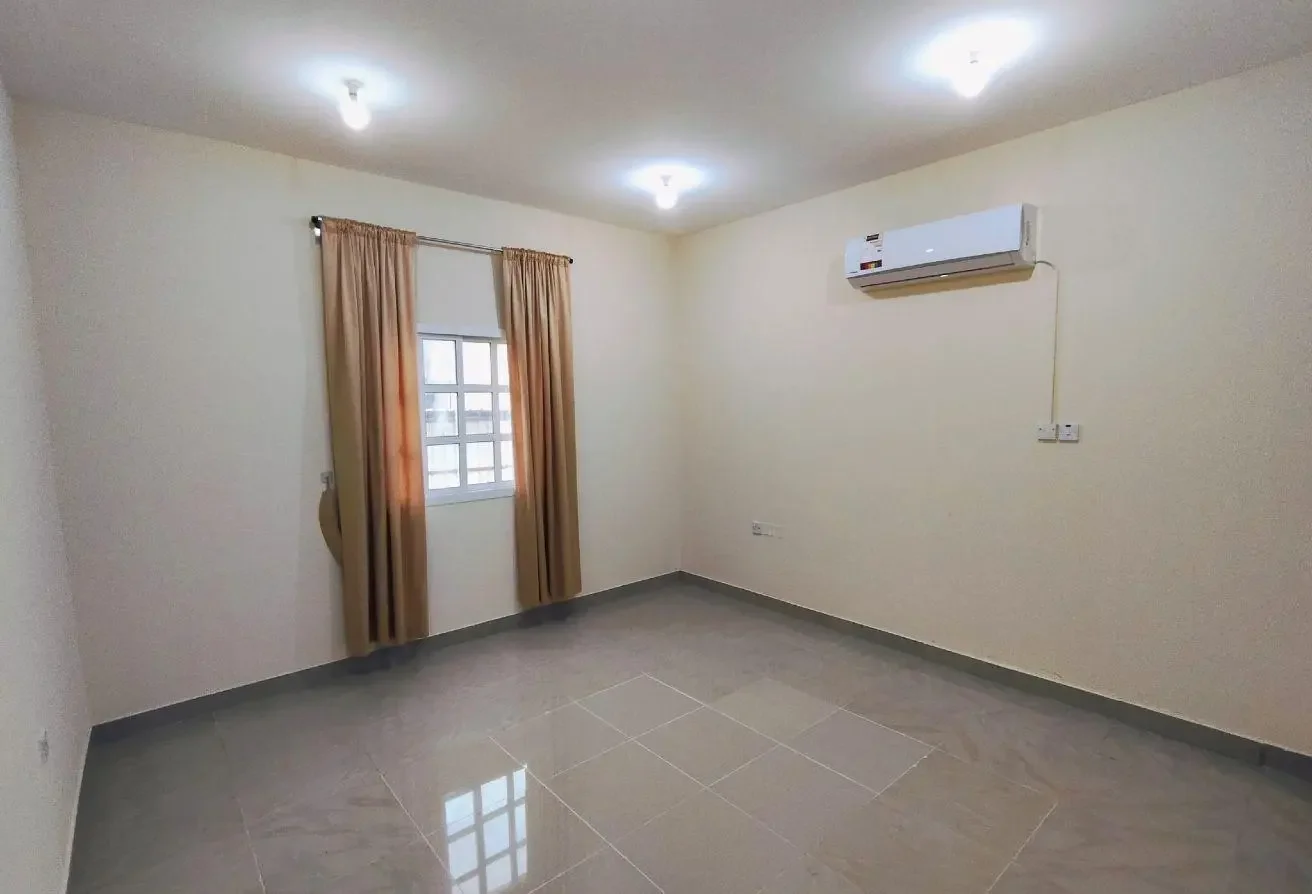 Neat Standalone Villa | 05 Bedrooms + Majlis
