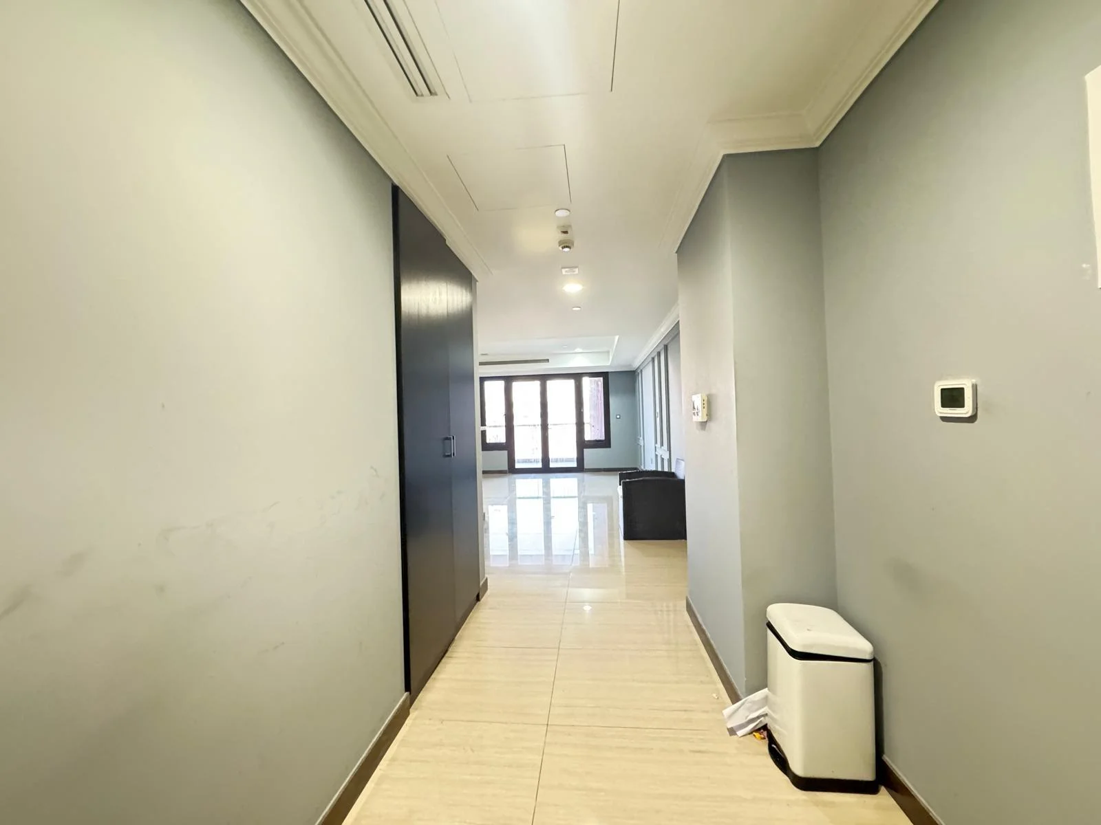 STYLISH MARINA LIVING – SPACIOUS 2BHK APT+BALCONY