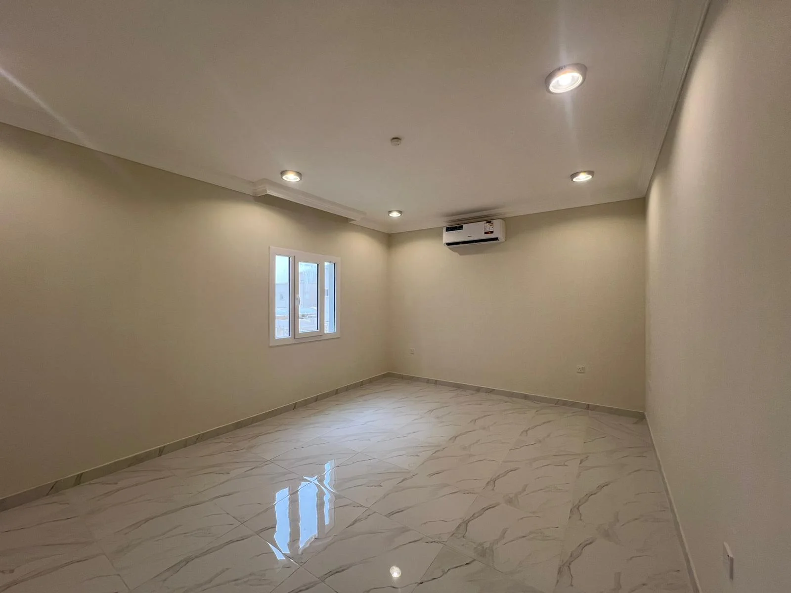 Spacious 5-Bedroom UF Villa for Rent in Muraikh