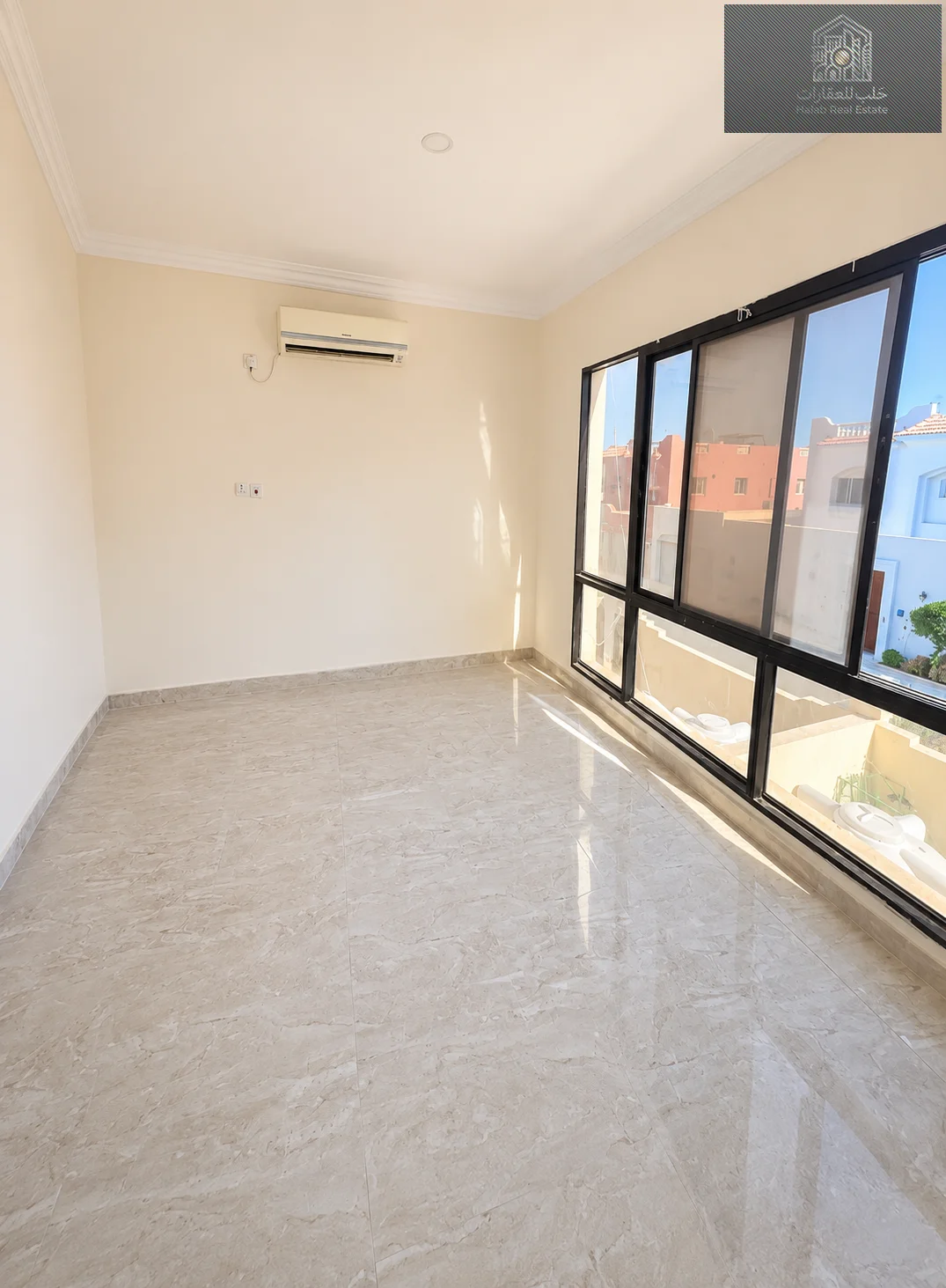 Cozy 2 Bedroom Apartment with Balcony in Old Airport