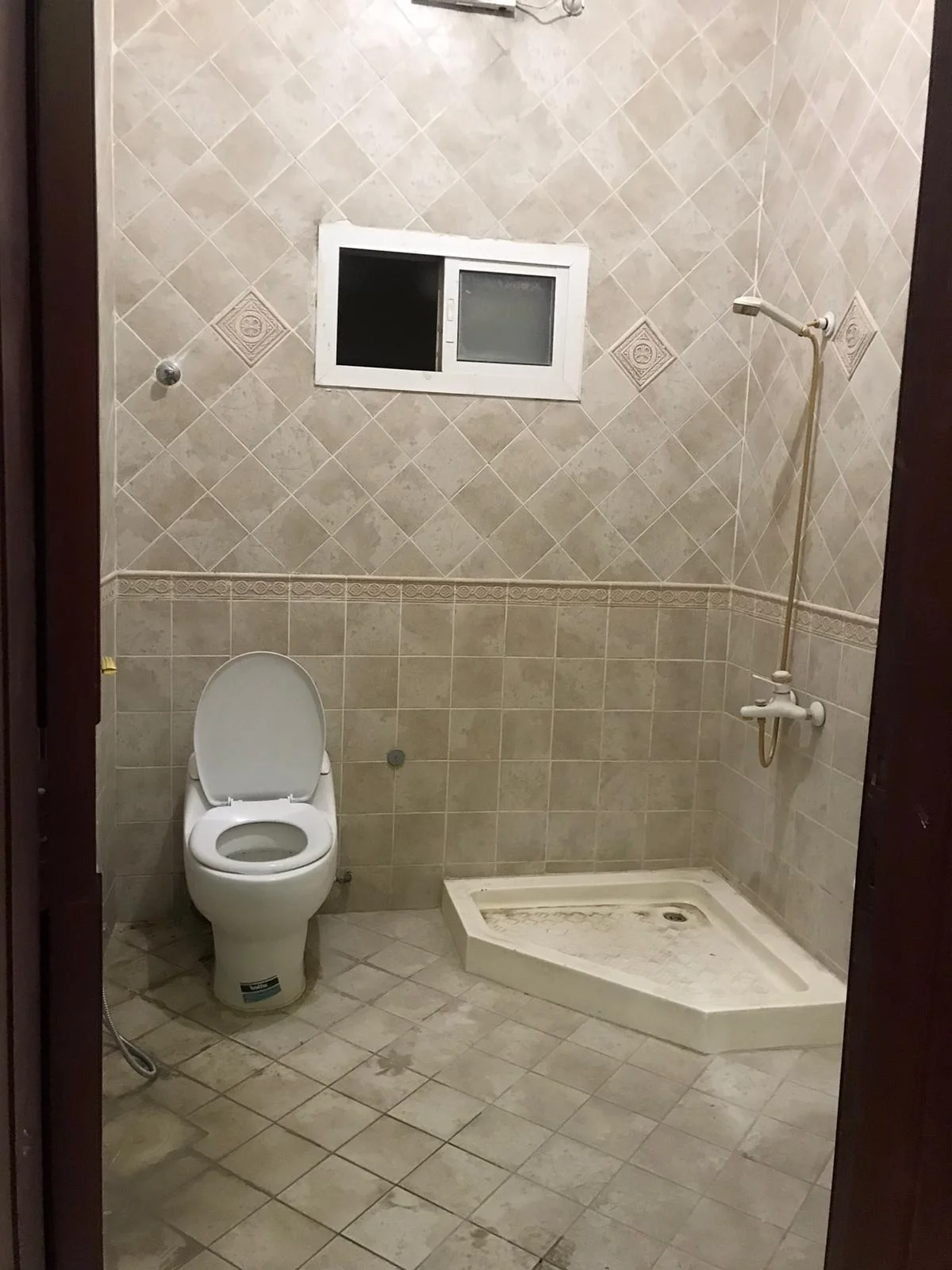 2-Bedroom Apartment for Rent in Al Aziziyah