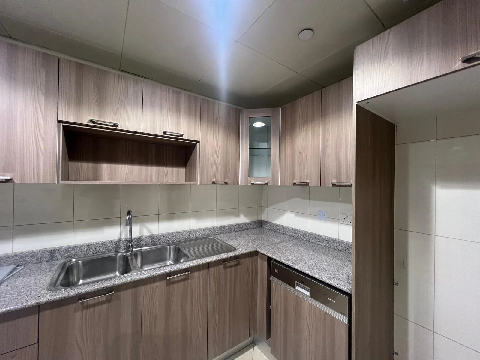 1BR + Office Room Apartment in The Pearl | Pool View | Fully Furnished