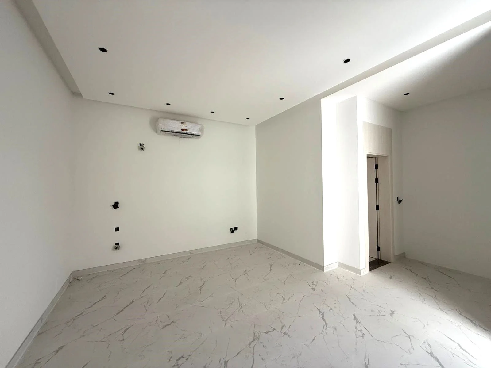 PREMIUM MODERN 7BR VILLA+LIFT | PRIME LOCATION