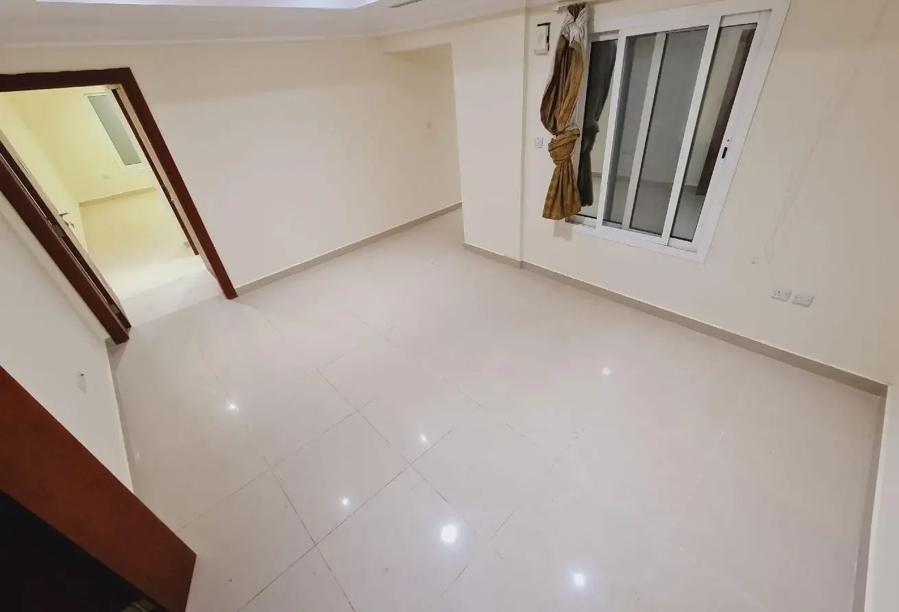 5 Bed | 5 Bath | Old Airport | QAR 10,000 | Flat