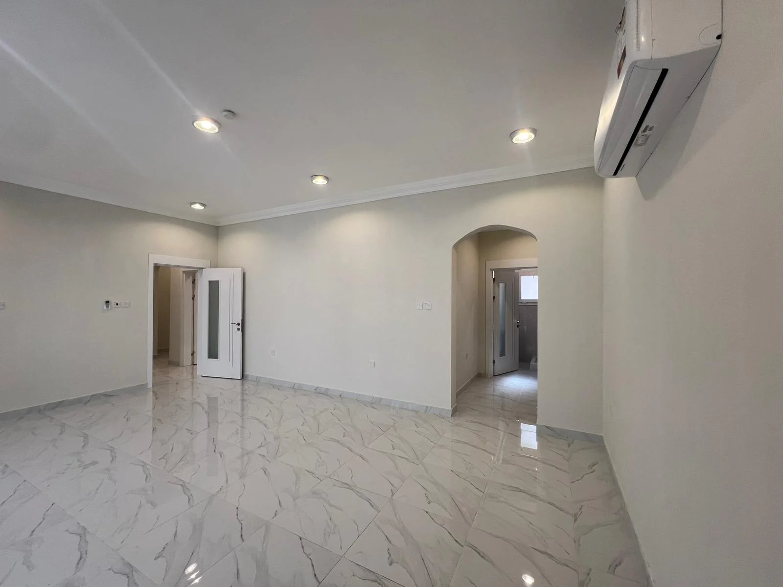 Spacious 5-Bedroom UF Villa for Rent in Muraikh