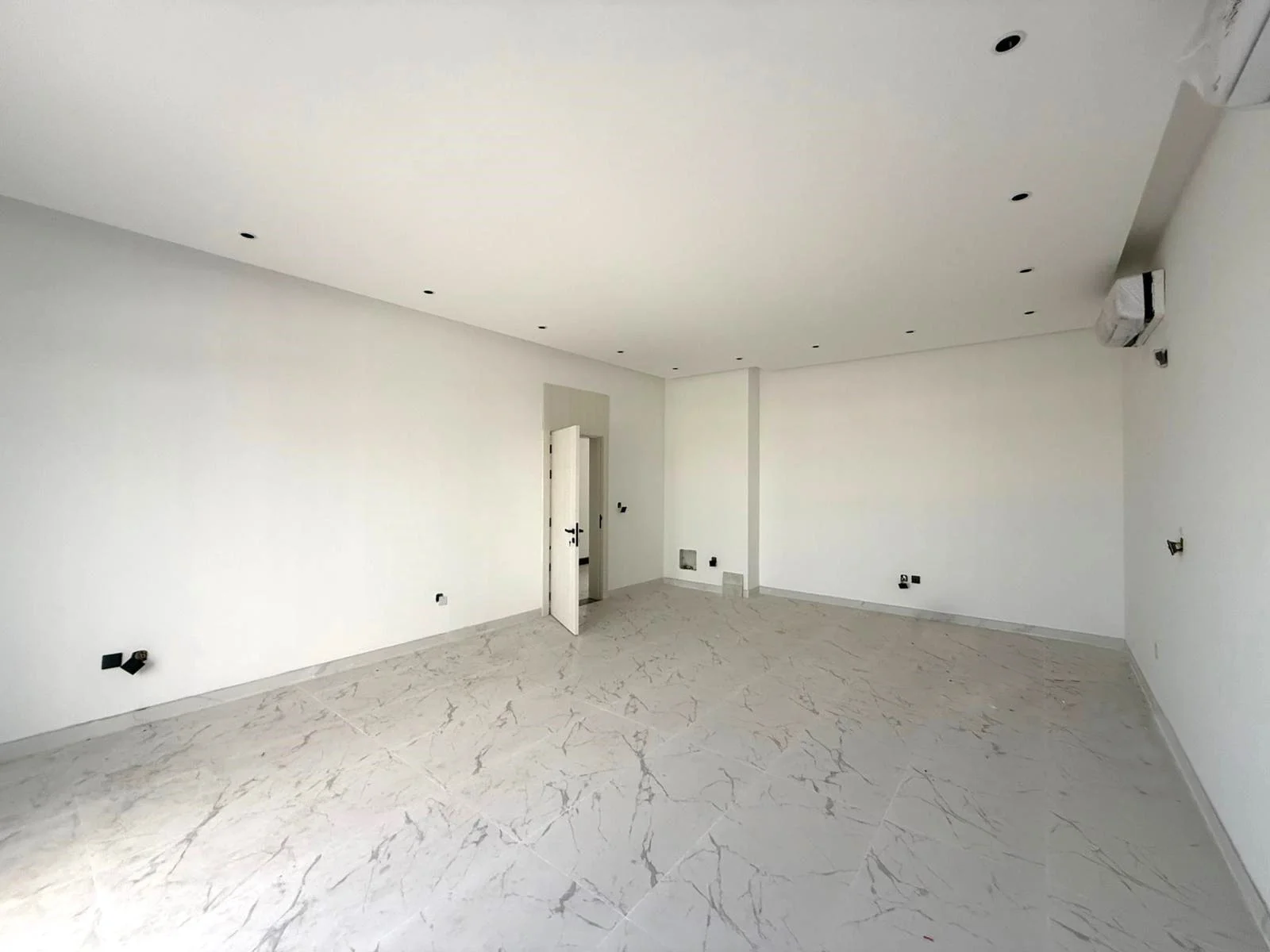 PREMIUM MODERN 7BR VILLA+LIFT | PRIME LOCATION