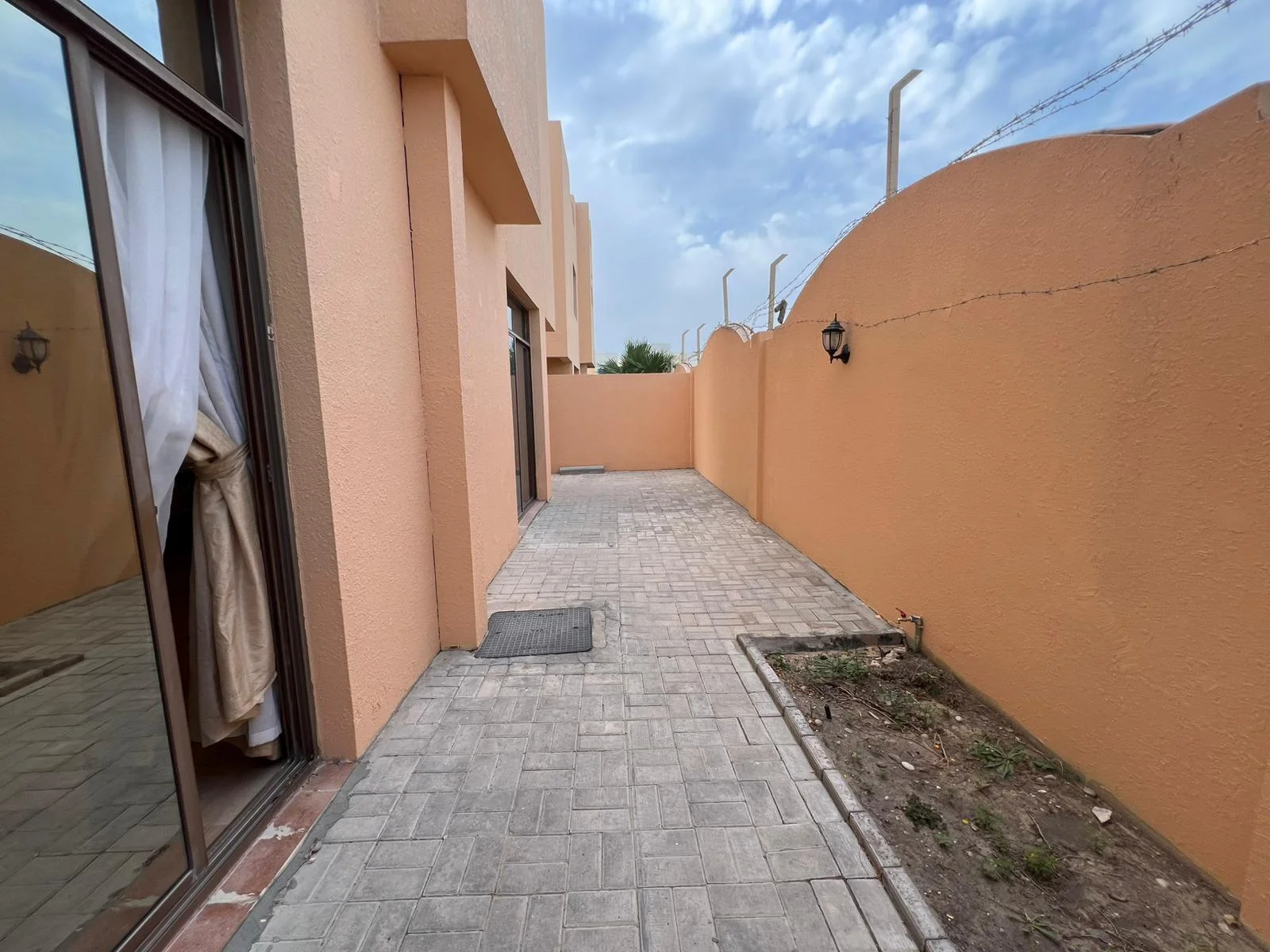Luxury 4BHK Fully Furnished Villa in a Compound – Ain Khaled