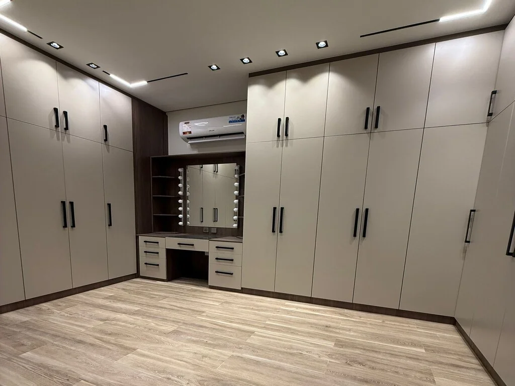 EXCLUSIVE HIGH-END SPACIOUS MODERN VILLA