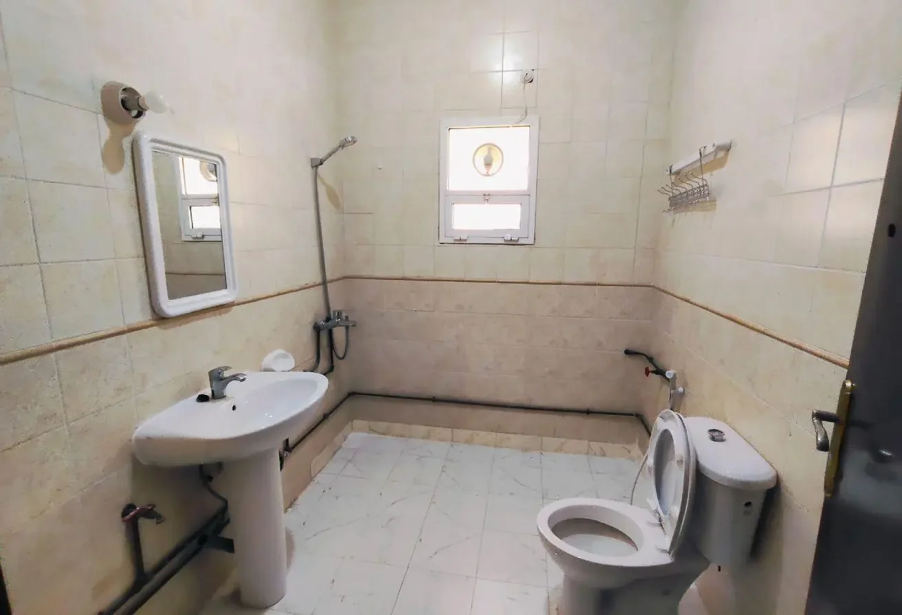 Neat Standalone Villa | 05 Bedrooms + Majlis