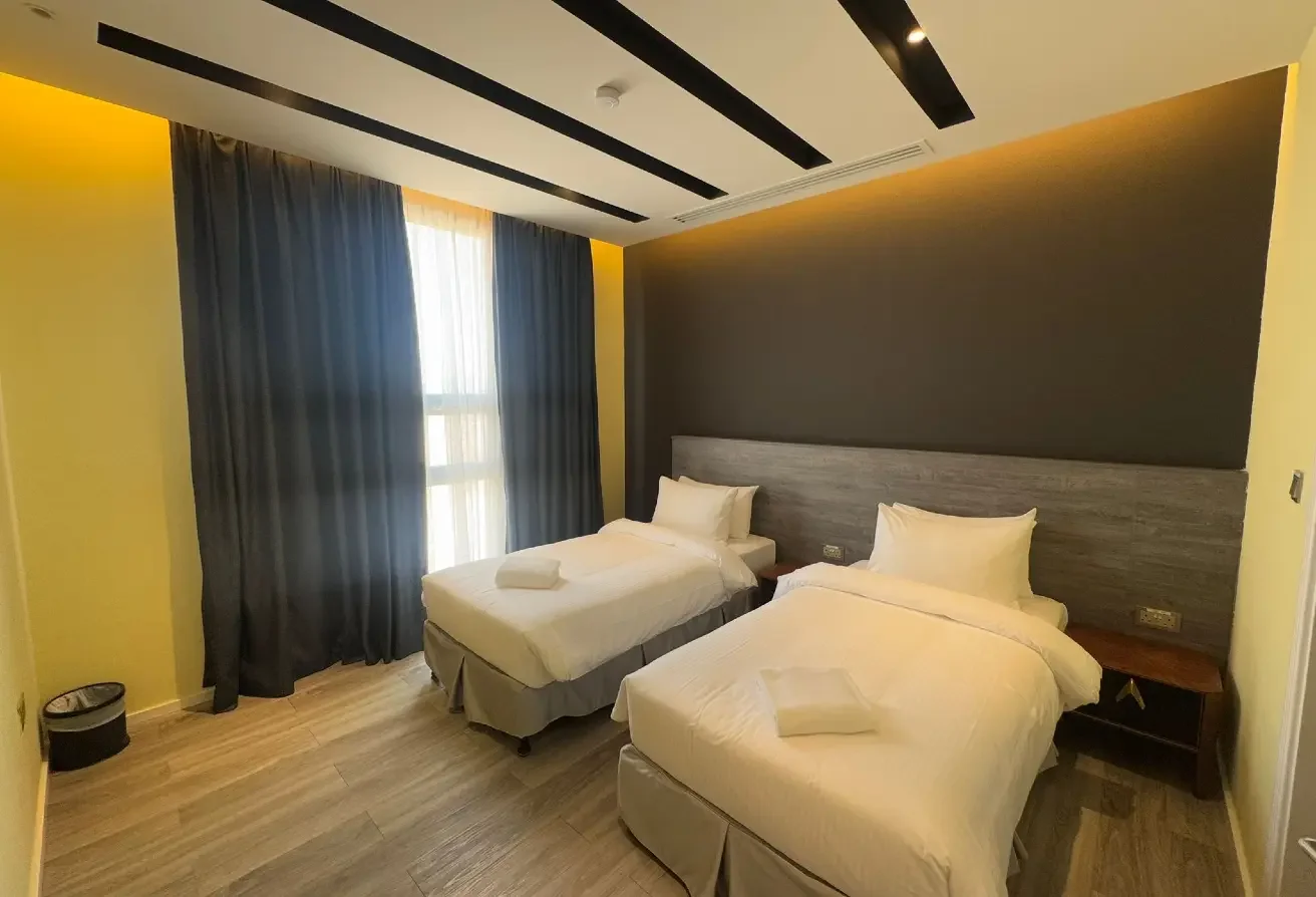 LUXURIOUS COMPOUND VILLA| 05 MASTER BEDROOMS| 450