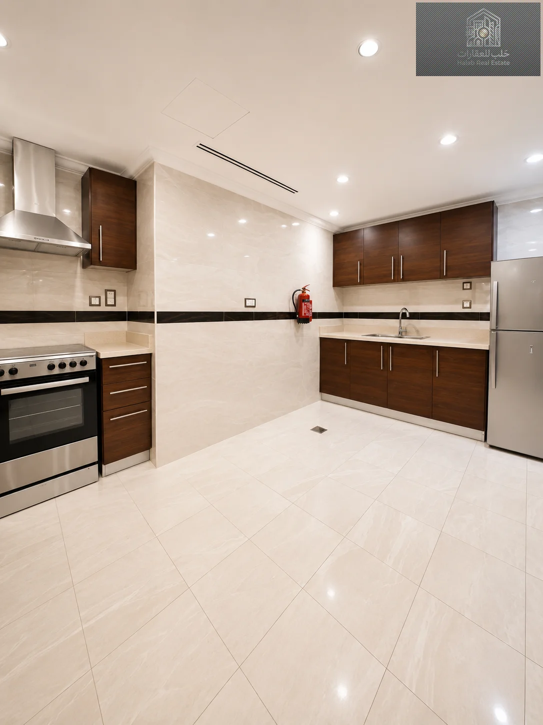 Luxury 2 Bedroom Semi-Furnished Apartment in Porto Arabia Townhouses, The Pearl