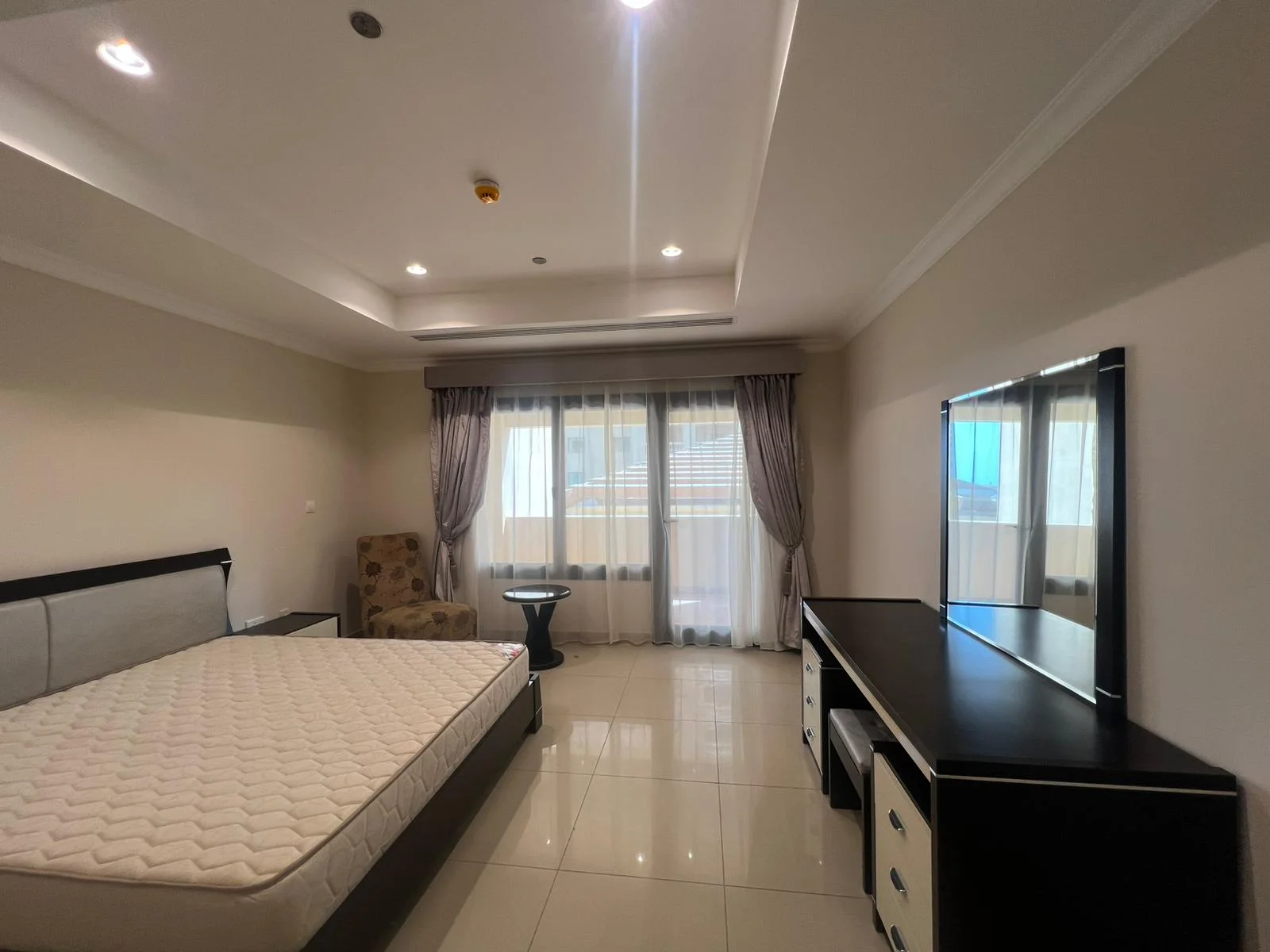 1BR + Office Room Apartment in The Pearl | Pool View | Fully Furnished